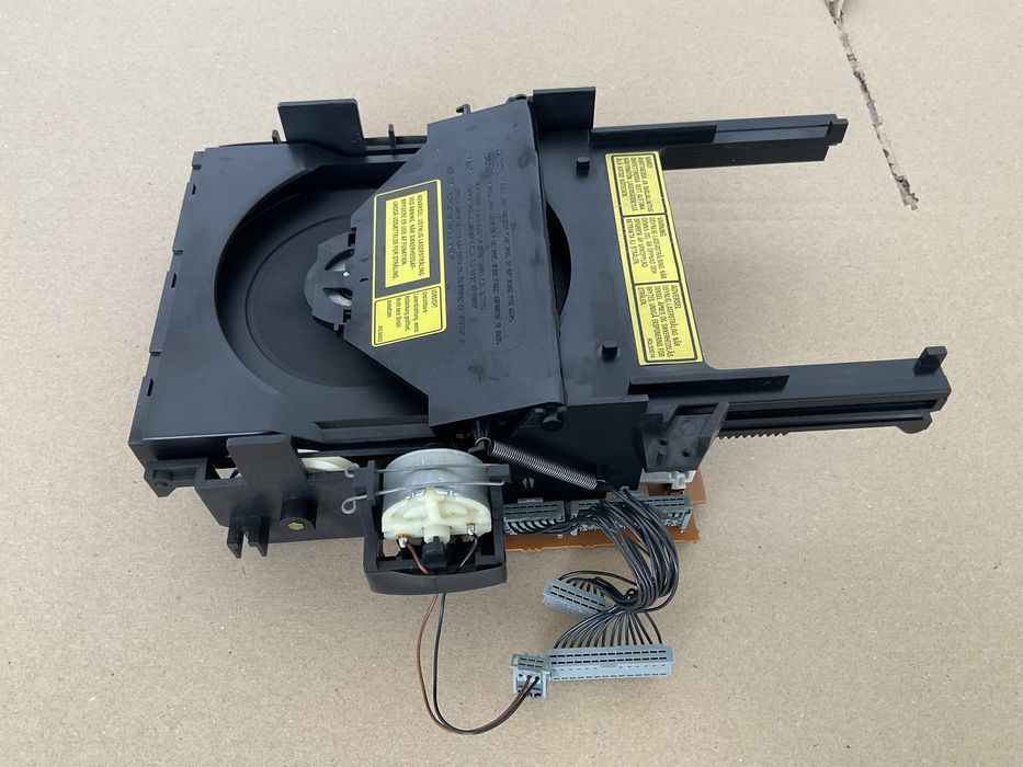 Napęd CD Technics SL-PS740A.  (laser CDM4/19 uszkodzony).