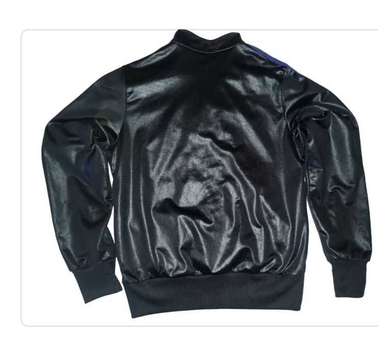 Жіноча спортивна куртка