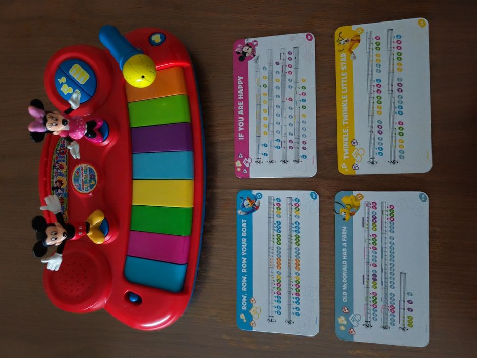 Piano Mickey Mouse