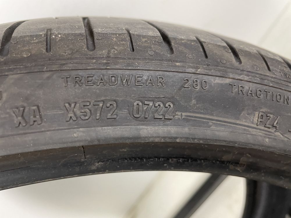 285/30R22 101V Pirelli P Zero PZ4 AO