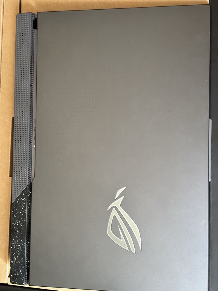 Pilne sprzedam Gamingowy Laptop ASUS ROG Strix G17