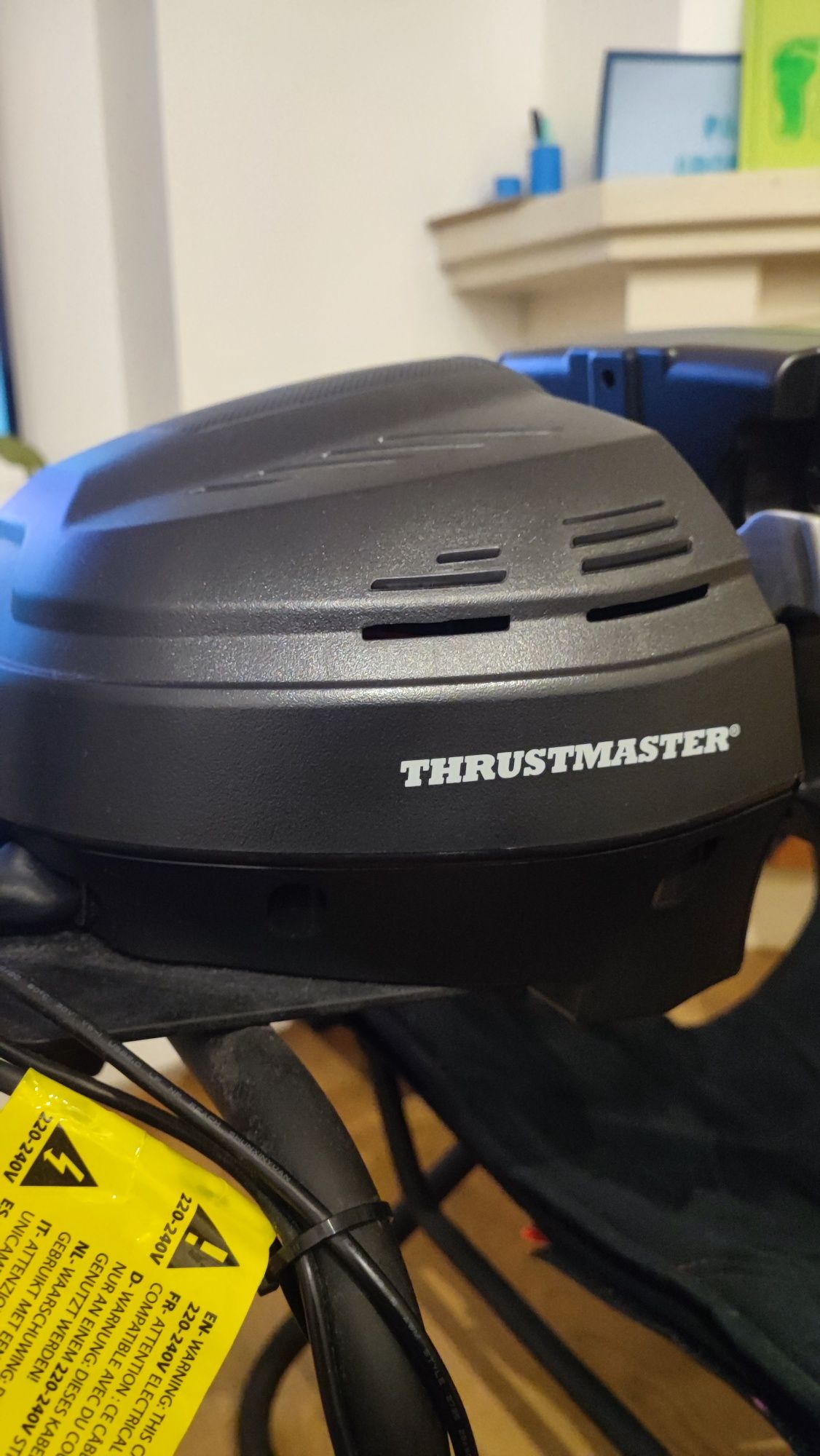 Vendo Thrustmaster 300RS com Playseat e Volante Ferrari