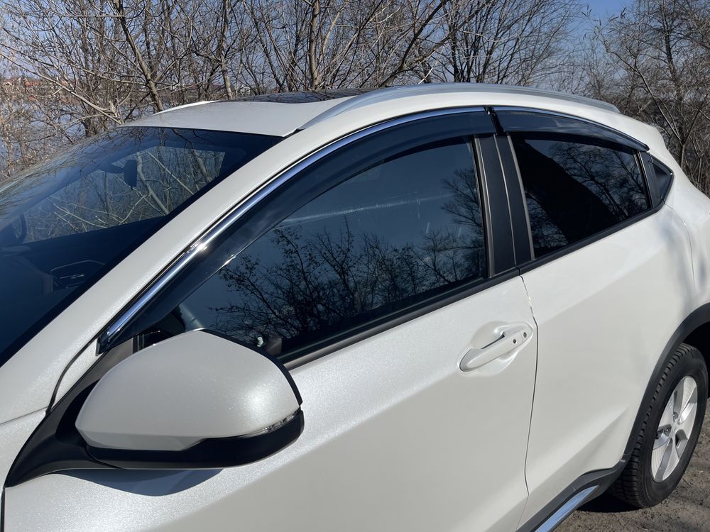 Вітровики (дефлектори) вікон Honda MNV