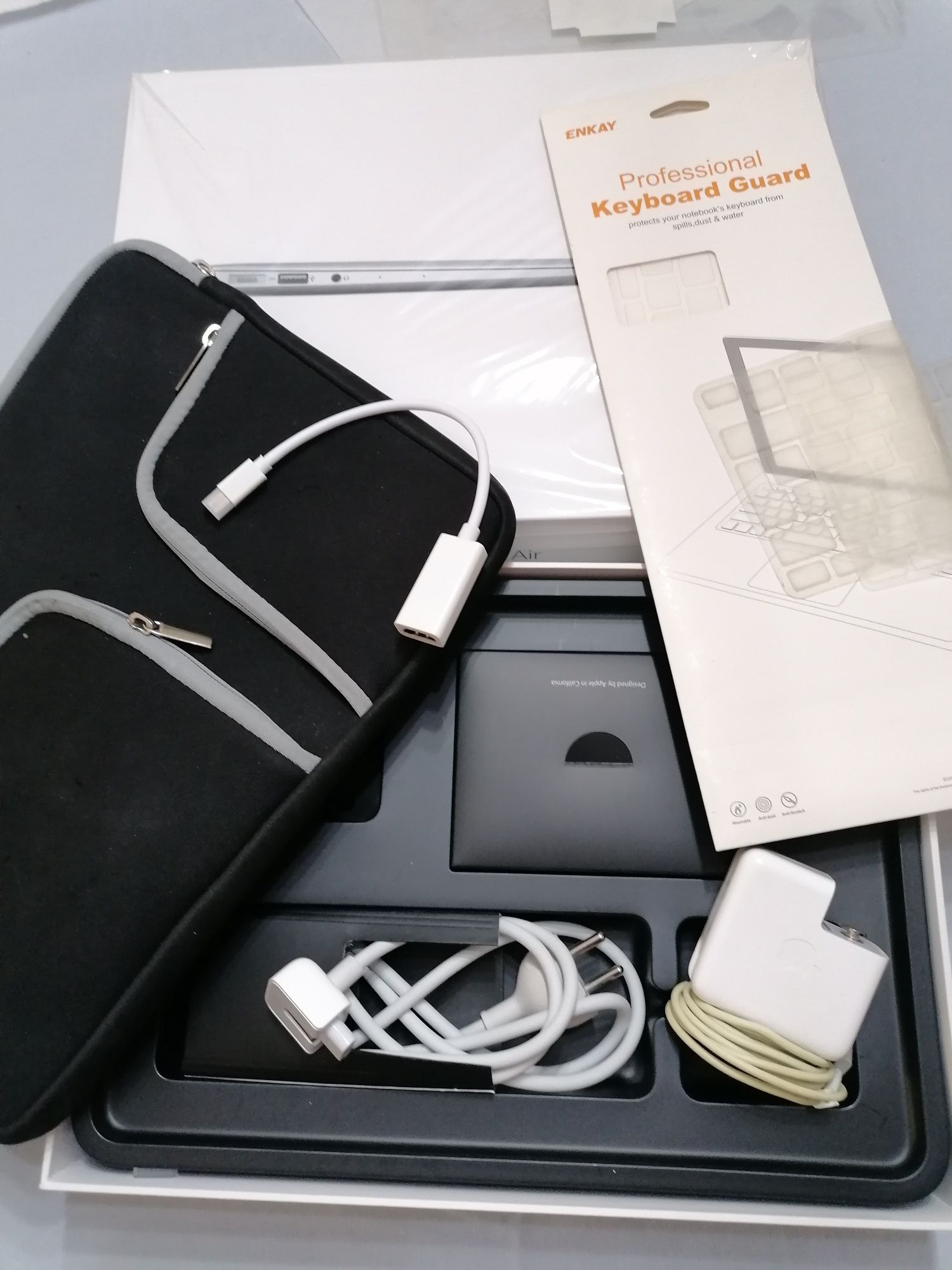 MacBook Air 8GB 256GB