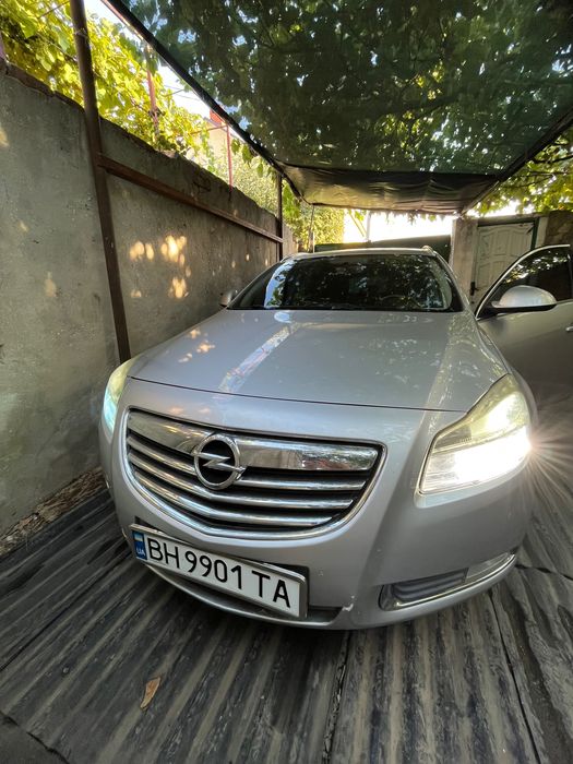 Опель Инисгния 2010 2.0 дизель