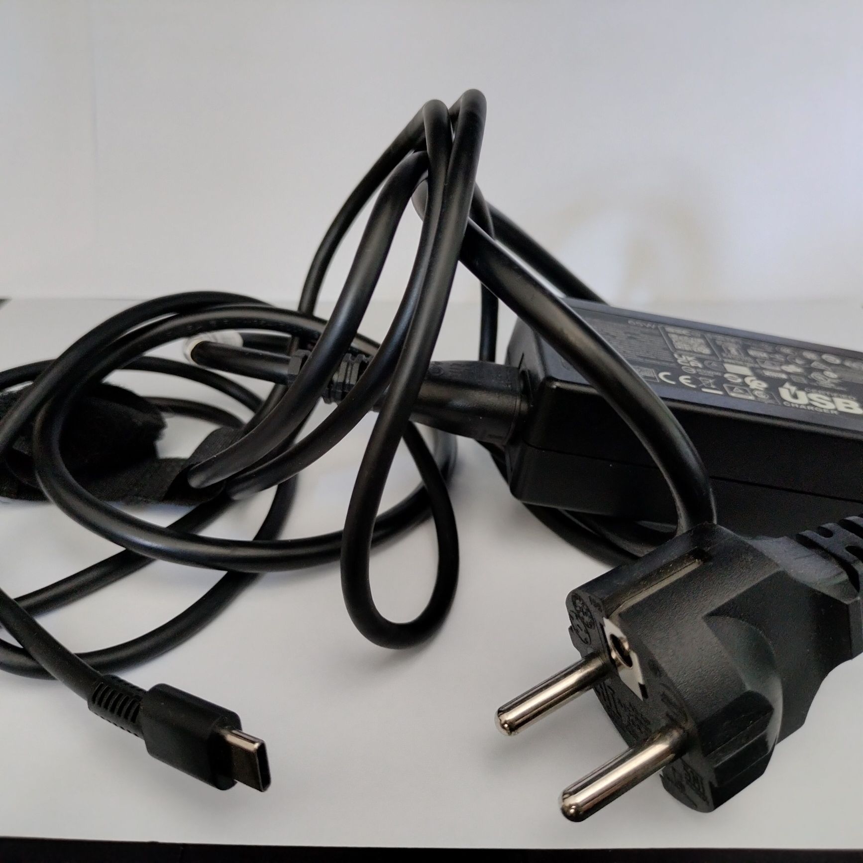 Ladowarka, zasilacz HP 65 W,  uzywana, sprawna , USB C.