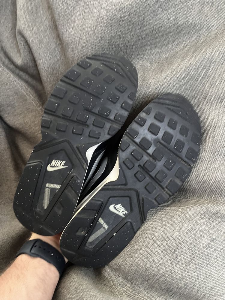 Кросівки NIKE AIR MAX COLLISEUM 39 24.5 кроссовки найк аир макс