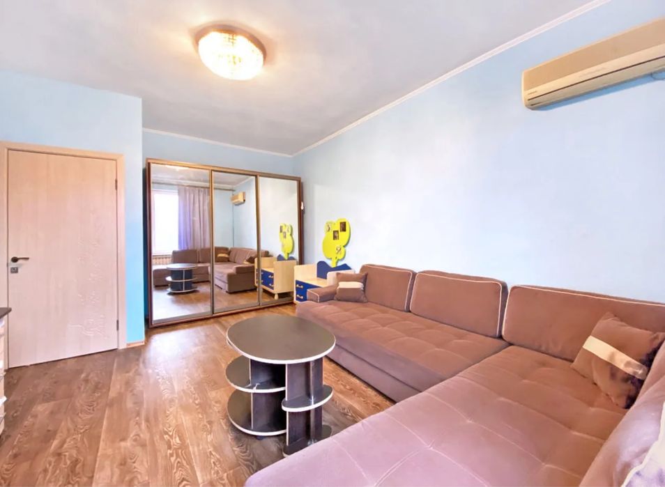 Продам просторную 3к кв.Не высокий 3й этаж.Новокадацкий