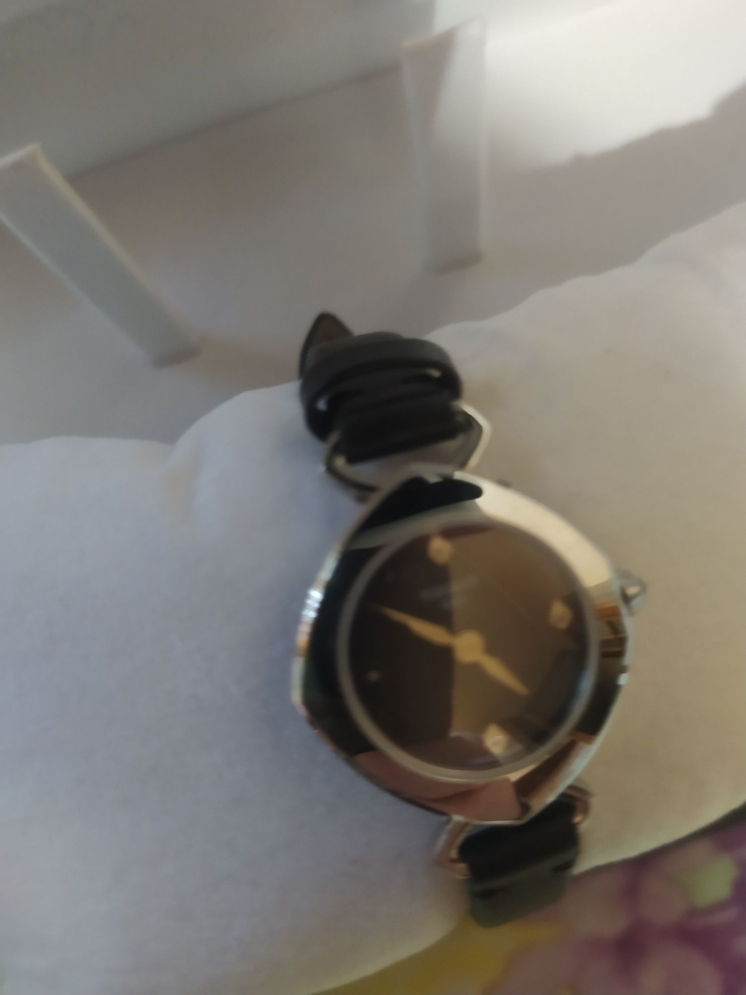 Продам женские часы TISSOT