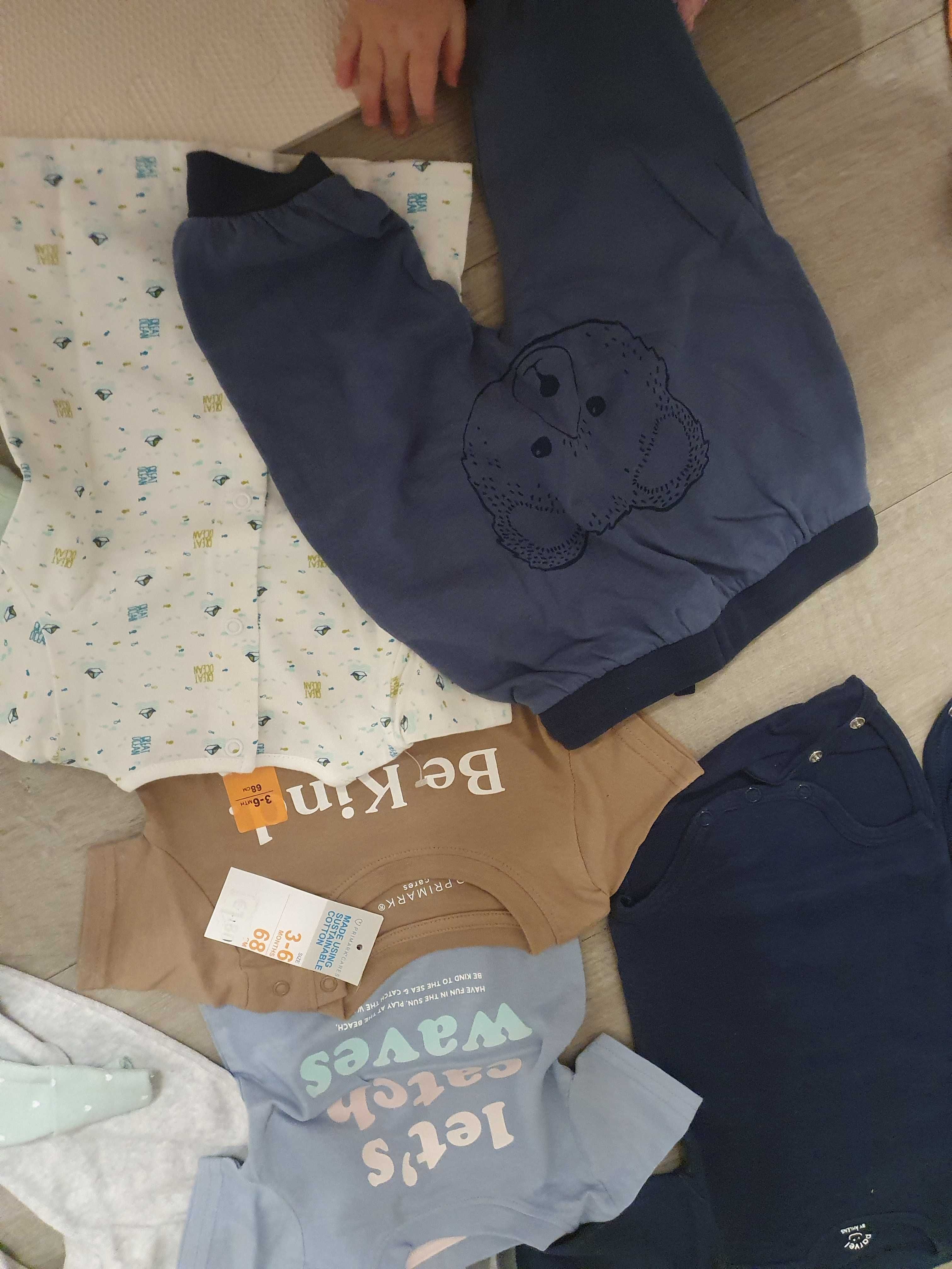 Zestaw chłopięcych ciuszków r 68 wyprawka dresy newbie body