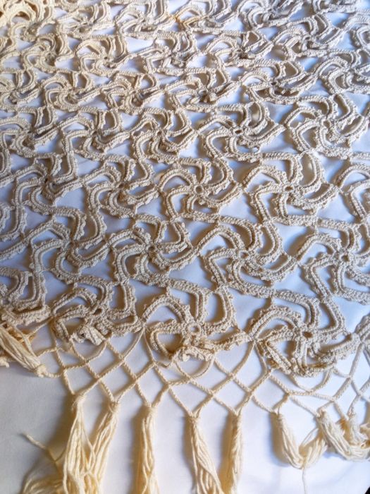 Colcha em renda feita à mão