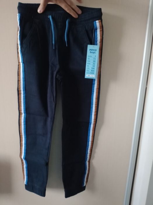 Joggersy lampasy spodnie joggery chłopiece 128