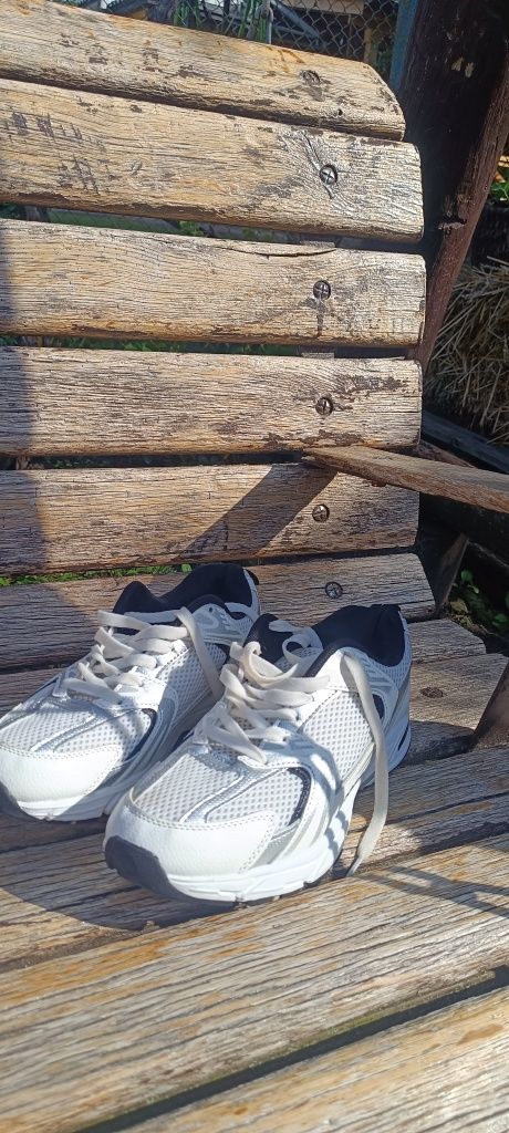 Кросівки 42 adidas