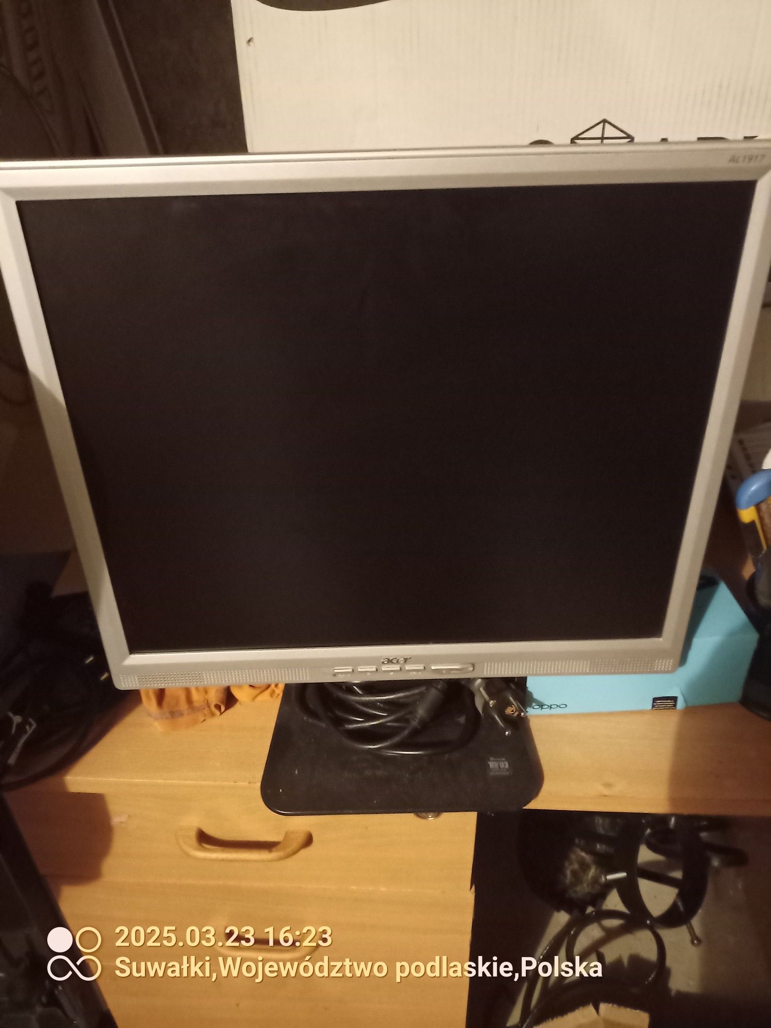 Monitor komputerowy 19