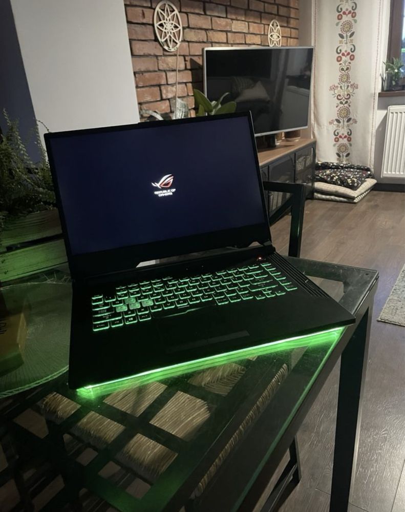 Laptop asus rog strix g15