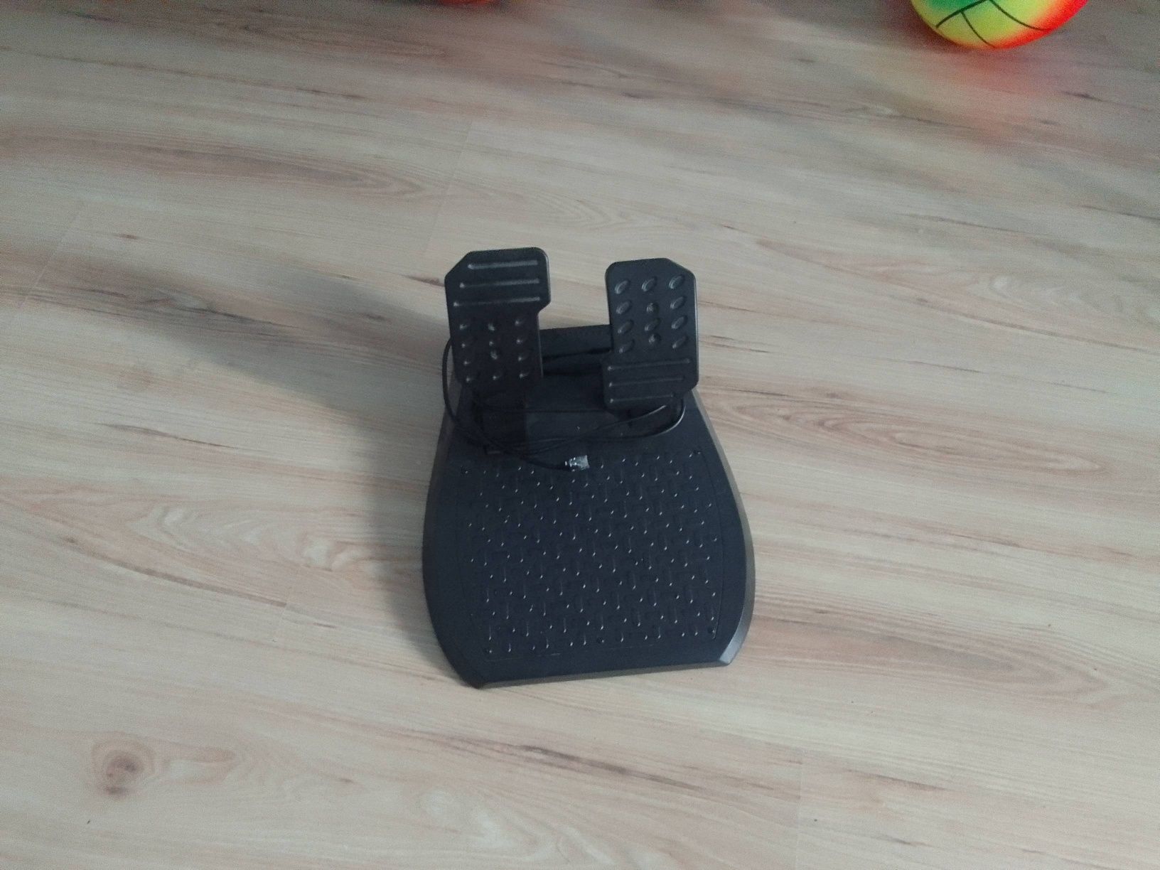 Kierownica + stolik Thrustmaster T80 Ferrari 488 Gtb Edition na PS4 PC