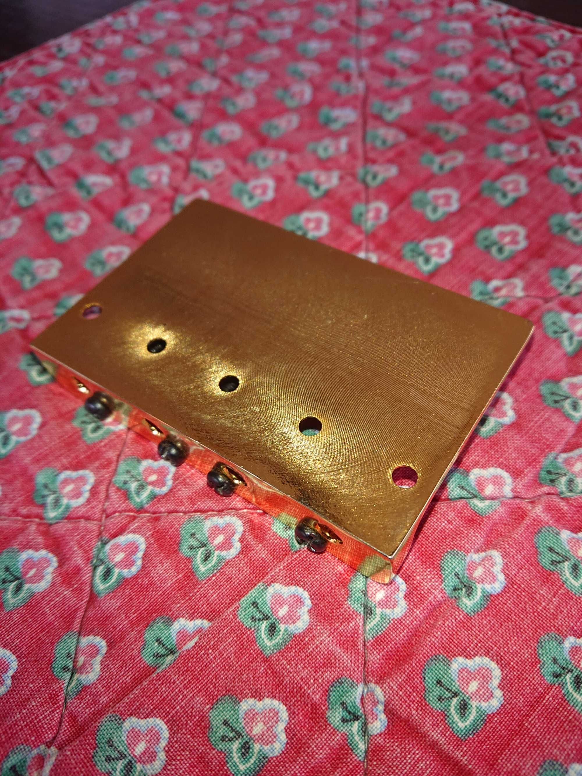 Mostek do gitary basowej 4 strunowej Gold