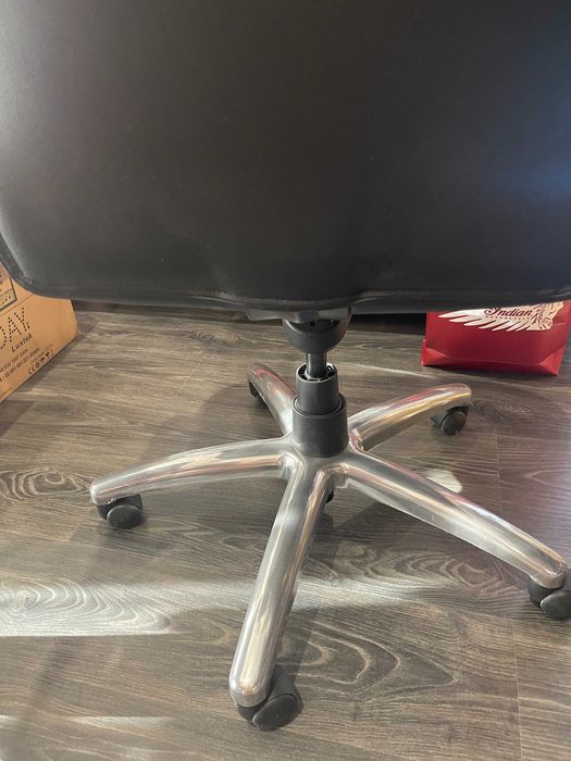 Poltrona de escritório, pele sintética - Preto