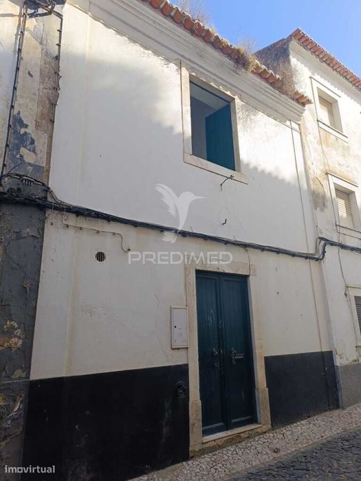 Prédio Histórico com Potencial  de 2 pisos— Rua Magalhães de Lima,...