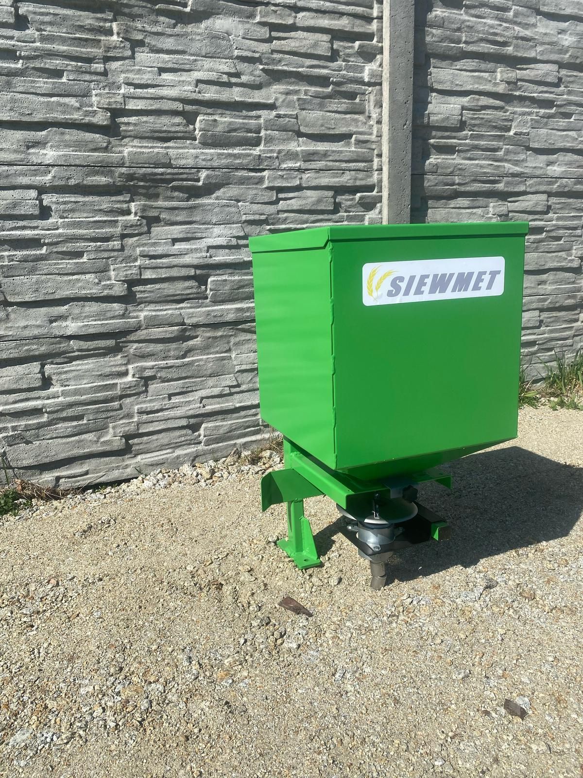 Siewnik Poplonu Siewmet 60L Producent