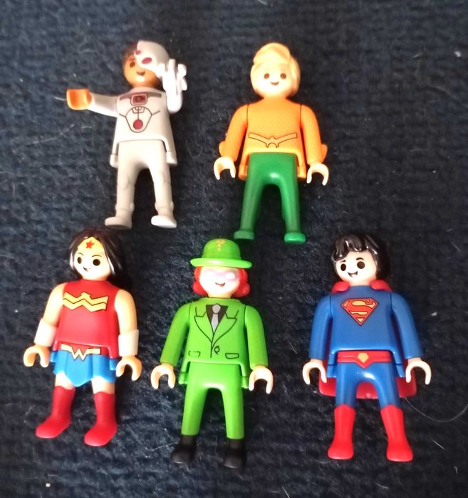 Troco figuras DC Playmobil Kinder Sorpresa