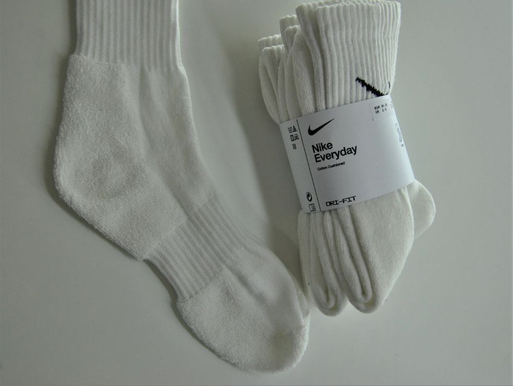 Nike Wysokie Białe Skarpety 3 pak 38-42