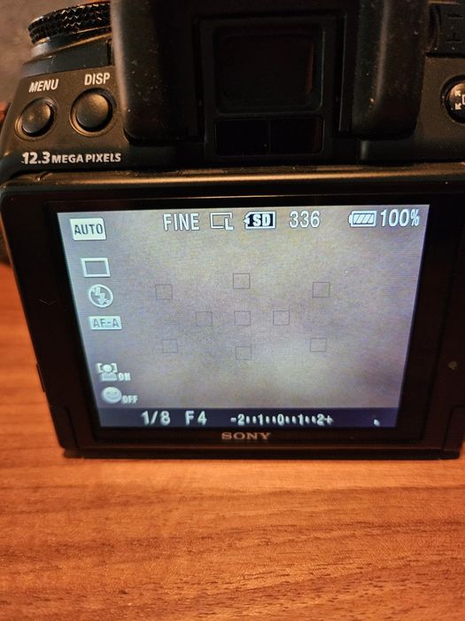Aparat fotograficzny Sony Alfa 500 z dodatkami