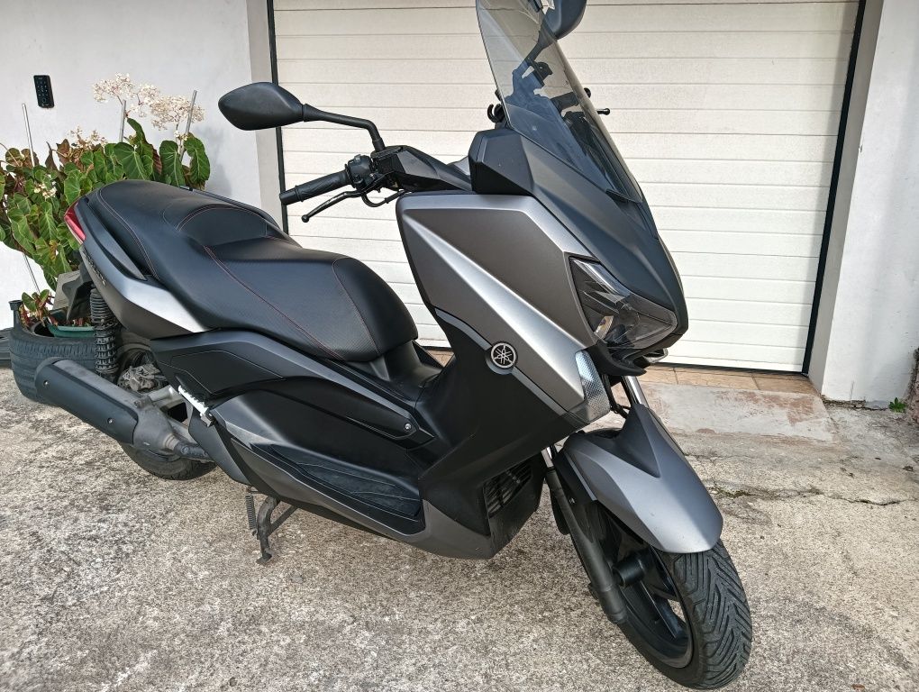 Yamaha Xmax 250 cc