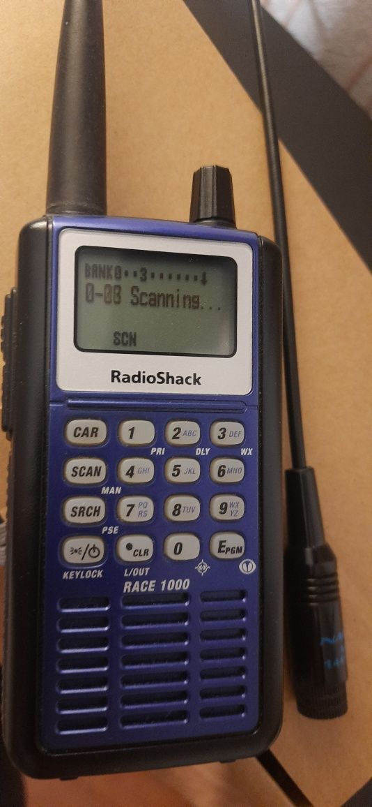 Radioshack PRO-137 сканирующий приёмник