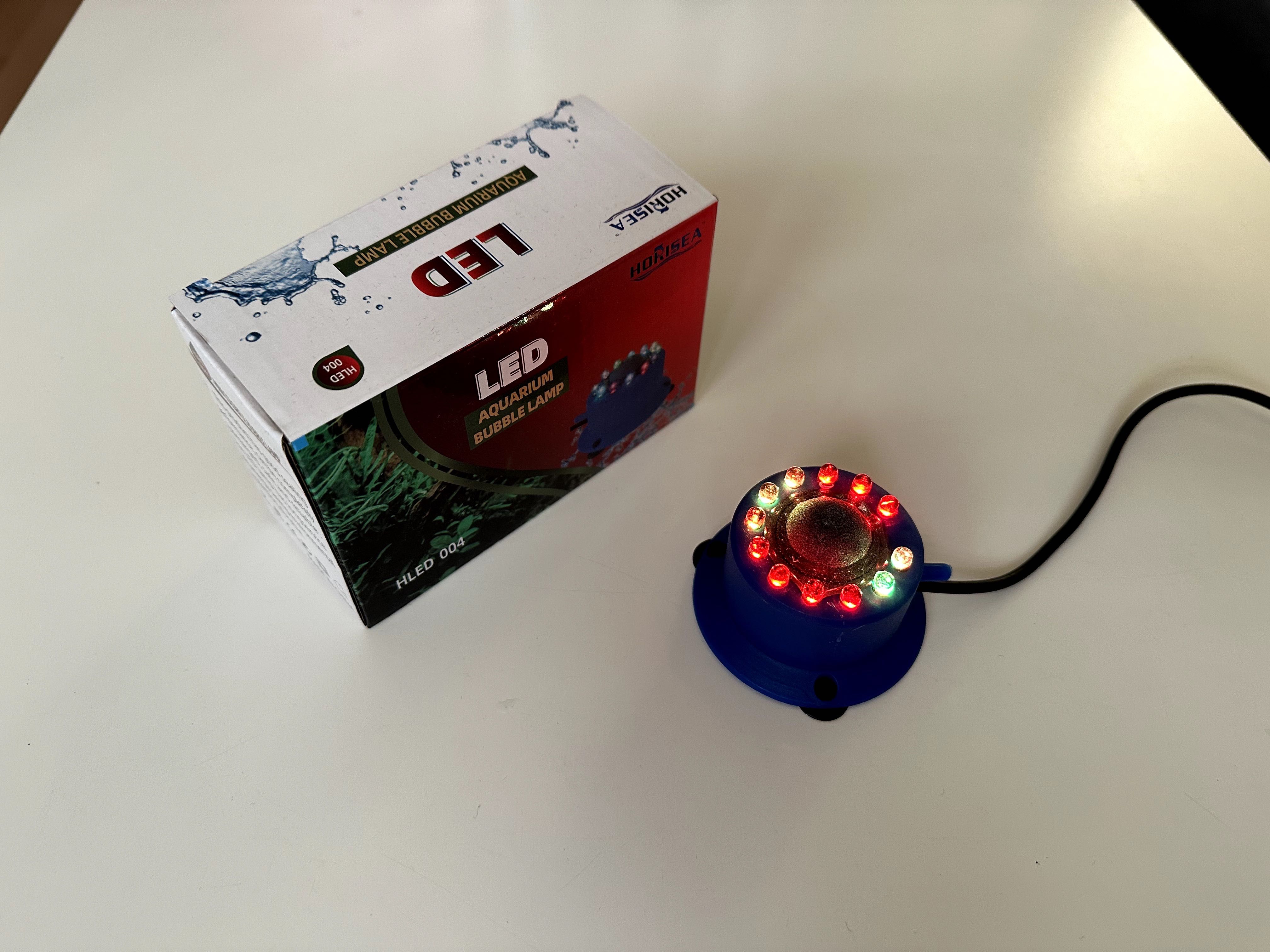 Kamień napowietrzający z podświetleniem 12 LED RGB do akwarium, oczka