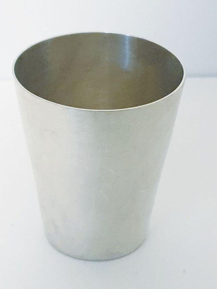 Pequeno antigo copo em prata contrastada Mergulhão 1⁰ título