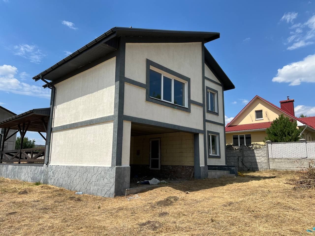 Продам 2х поверховий будинок Сонячний Під Бізнес