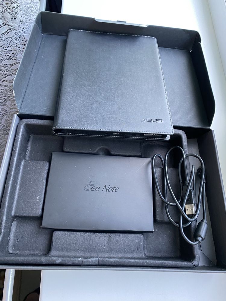 Asus Eee Note EA800