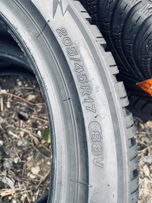 205 45 17 Pirelli Sottozero 3 90% 2023