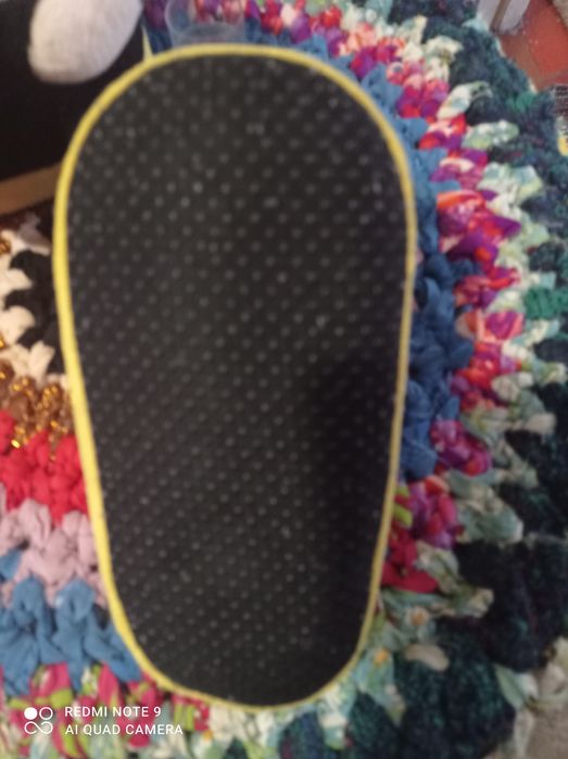 Продам дитячі кімнатні тапки із Мікі Маус