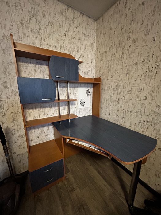 Стол письменный ученический