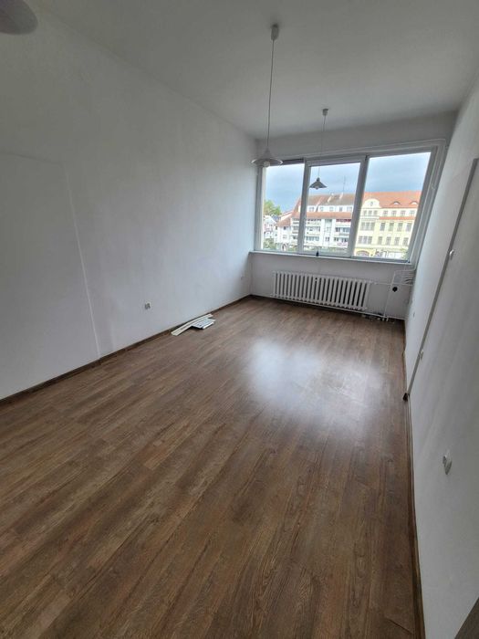 Wynajmę biuro  na Placu Pokoju 18,4m2