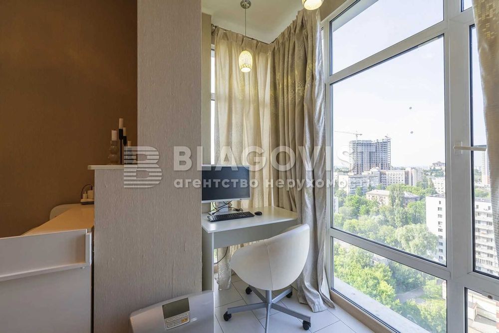 Продаж 2 кв  Іллєнка  18б  ЖК Парус Шевченківський р-н