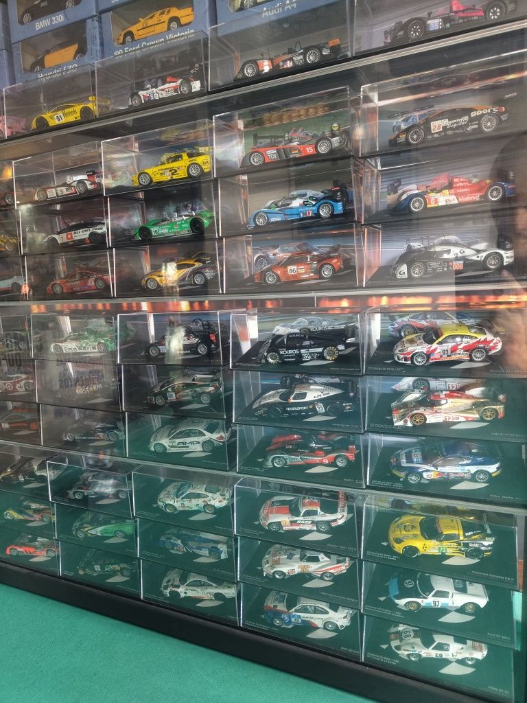 Vendo miniaturas 1:43 coleção velocidade e resistência FIA GT 24 horas