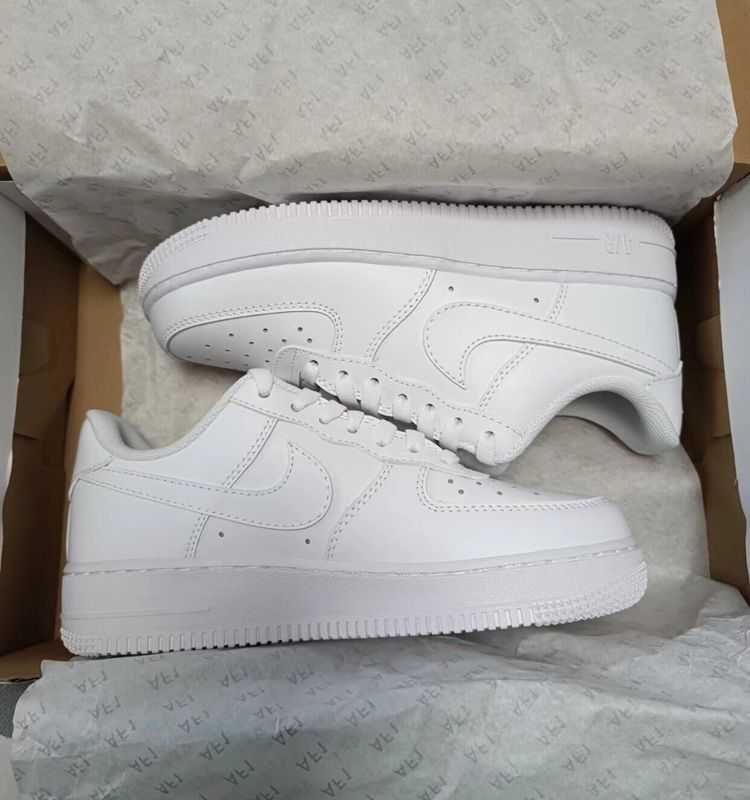 Uniseks/Trampki/Damskie/Nike Air Force 1 Low '07 White R.44.5
