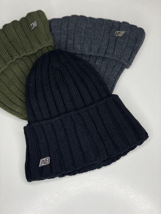 Мужская шапка New Balance на ФЛИСЕ черная зимняя Двухслойная с отворот