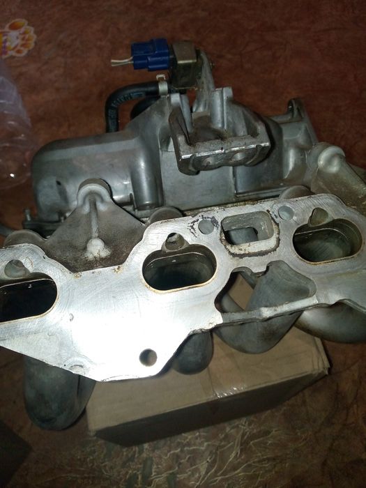 Впускной коллектор на nissan primera p12. 1.8