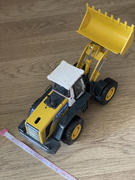 Макет погрузчика Volvo Lovol FL958G
