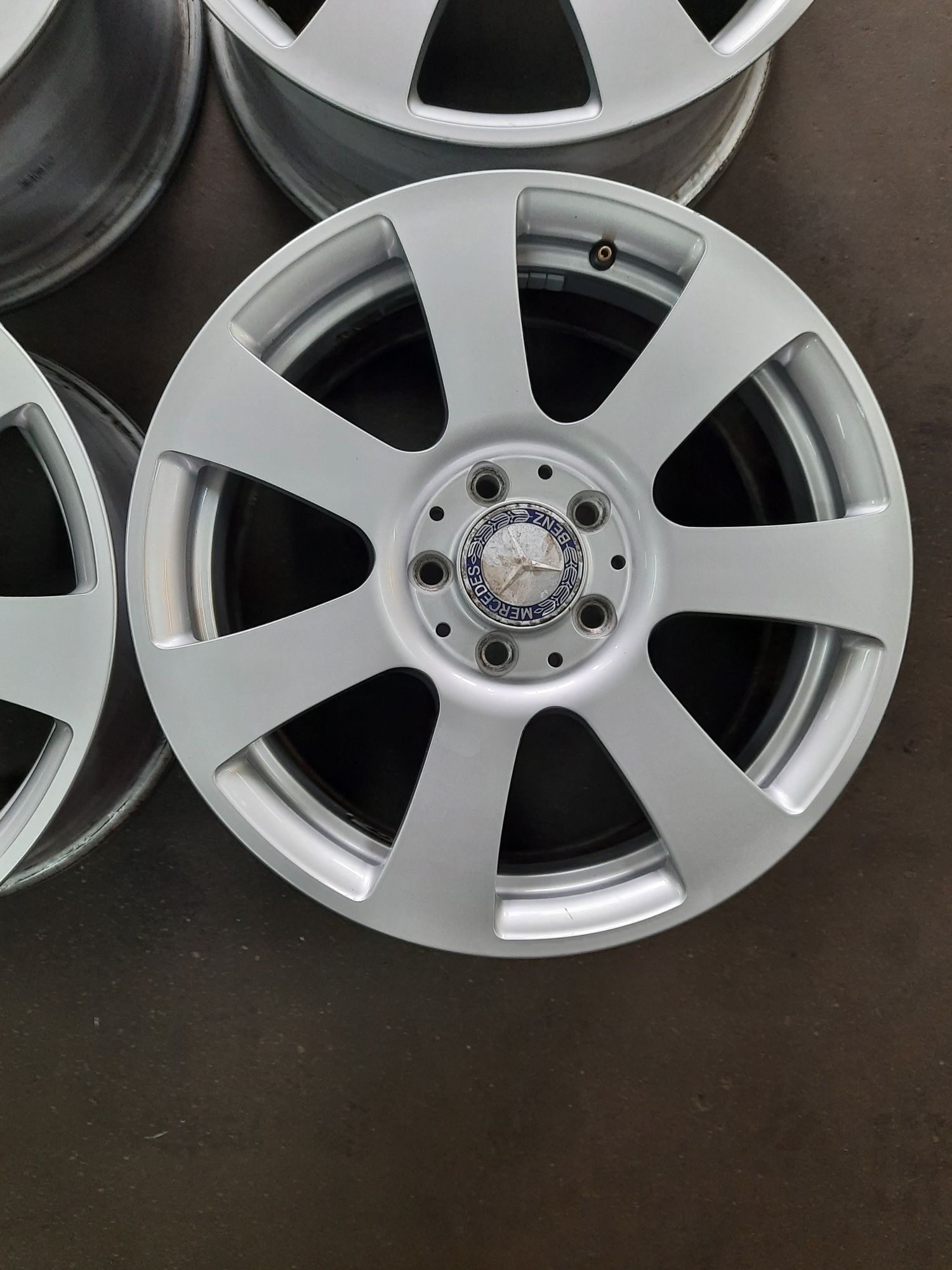 (032) Felgi 17" 5x112 ET 47,5 7,5j - Mercedes