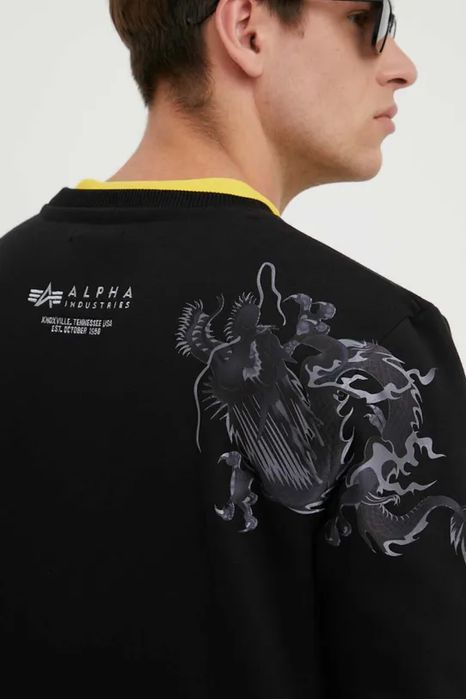 Bluza czarna z nadrukiem logo Alpha Industries S
