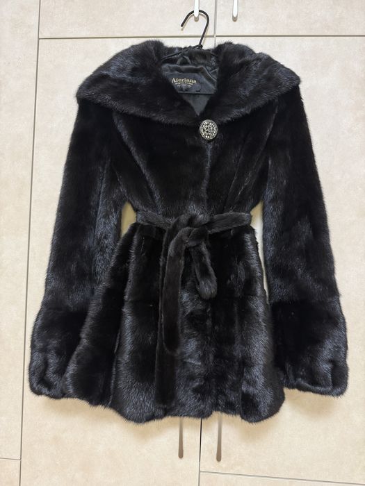 Норковая шуба в черном цвете