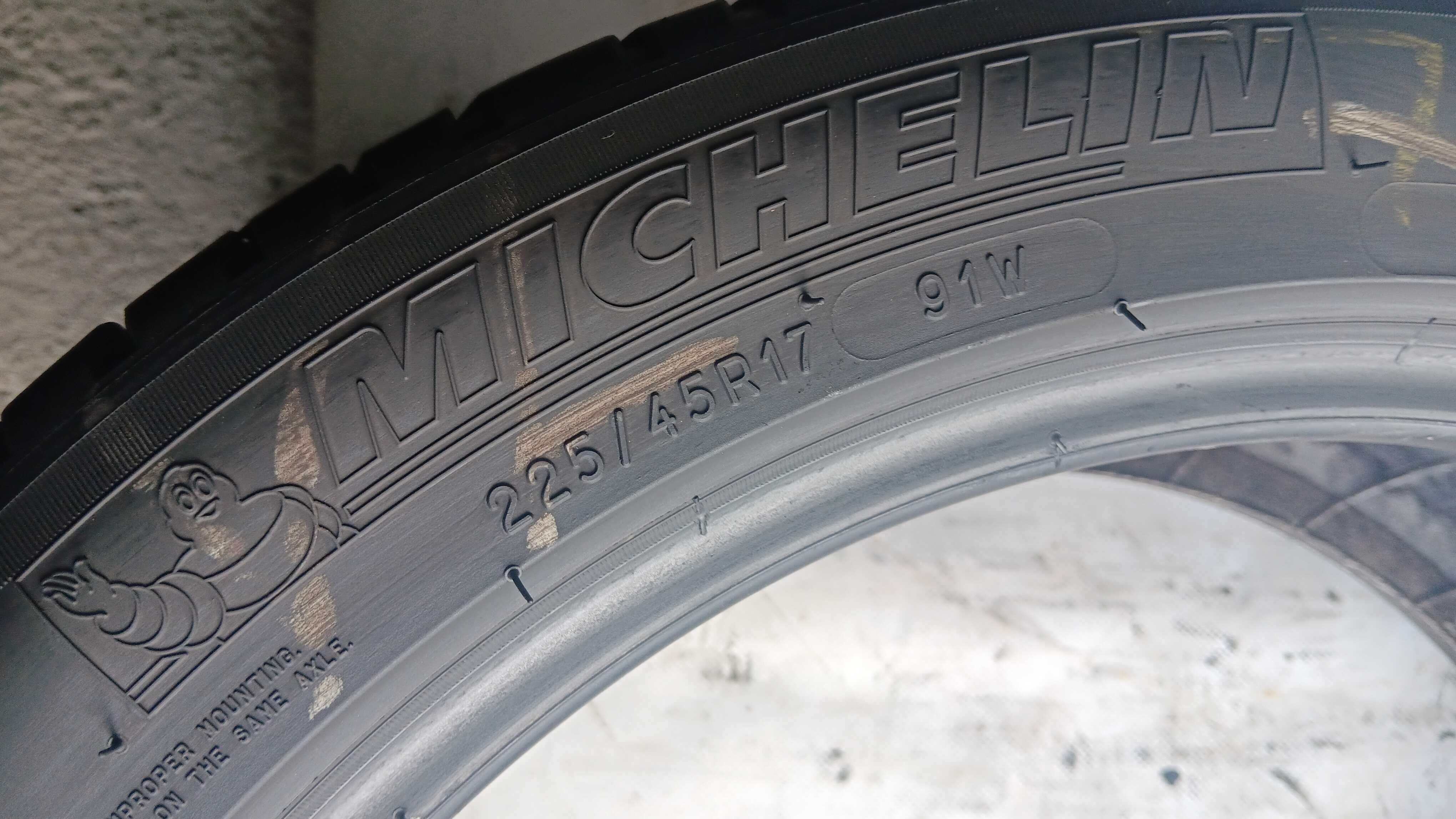 225/45/17 Michelin primacy 3