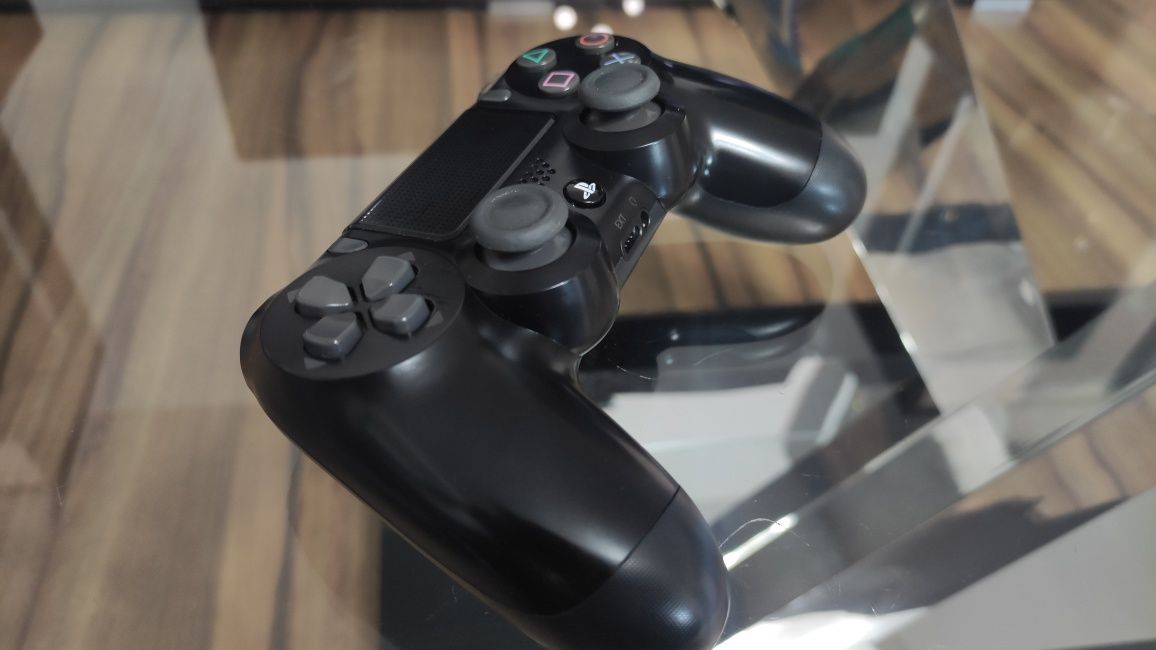 Pad PS4 oryginalny stan dobry+