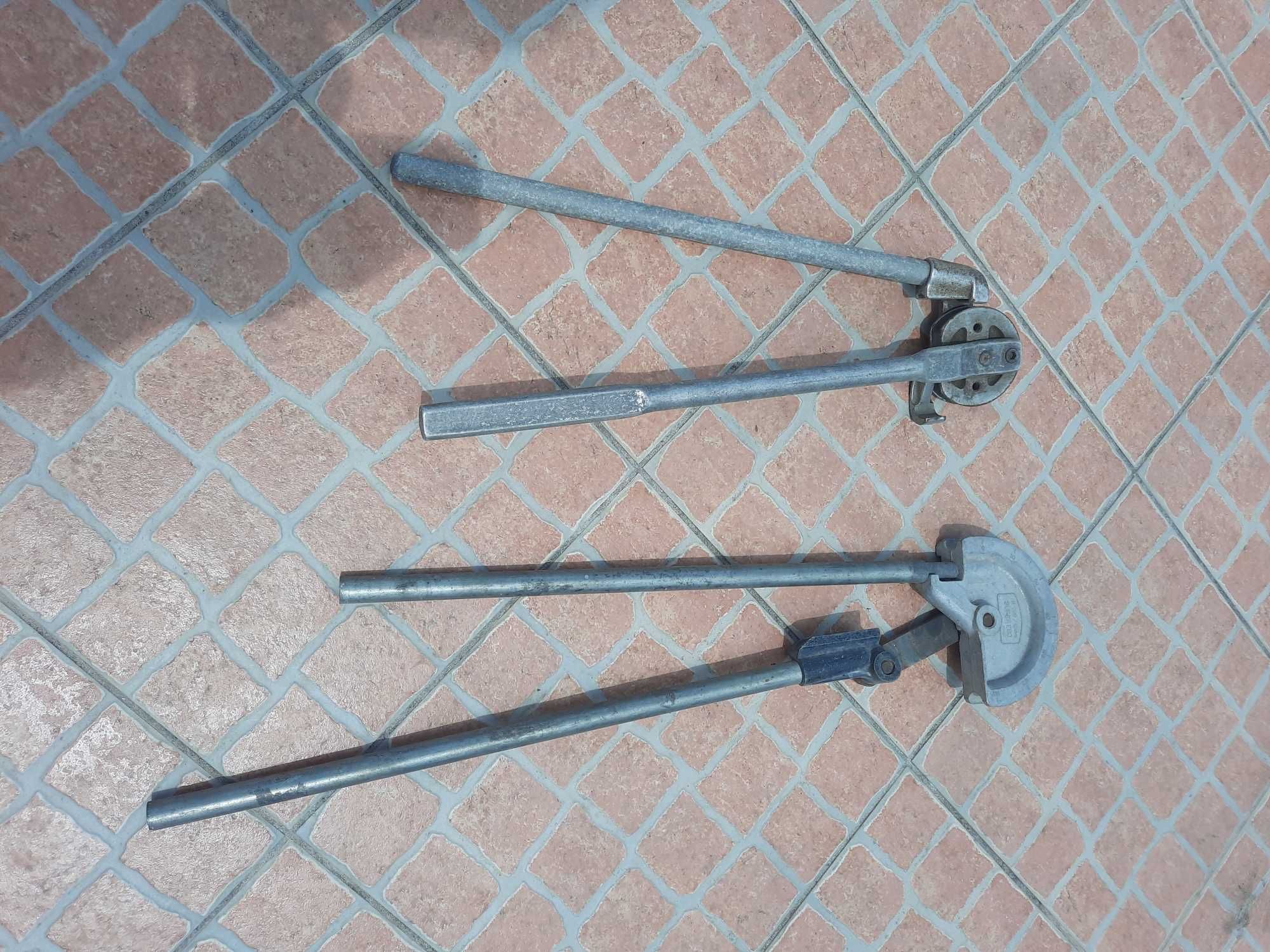 Ferramenta de curvar tubo.