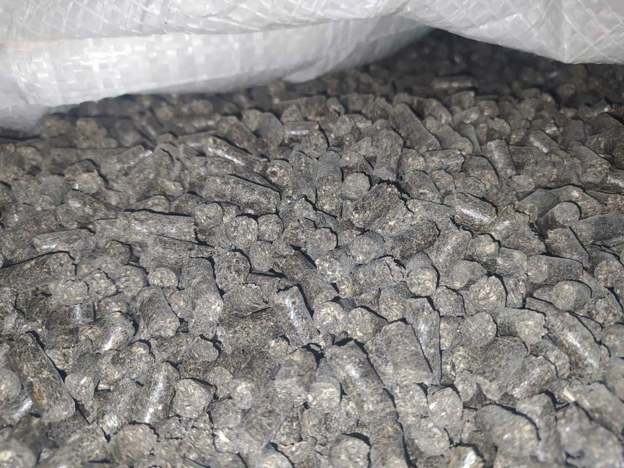 Pellet z łuski słonecznika z dostawą (min. zamówienie - 1 TIR/22 tony)